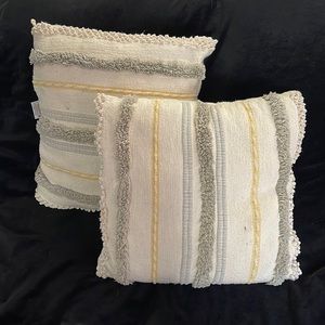 Set of 2 Boho Style Pillow. 17X17.